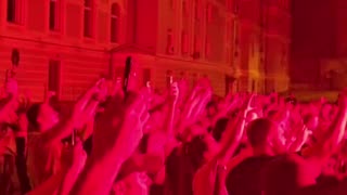 Encienden bengalas durante manifestaciones en Kiev