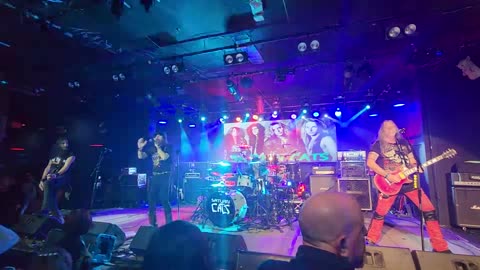 Saturn cats ( live)