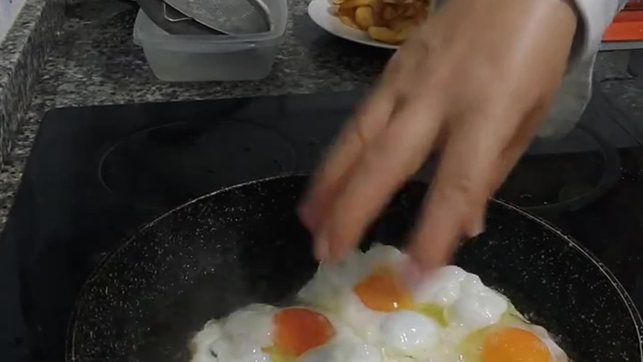 PATATAS A LO POBRE EN CANAL COCINA FACIL SUPER SUPER DELICIOSAS