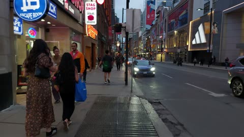【4K】Evening Downtown Toronto Friday Night Canada 🇨🇦