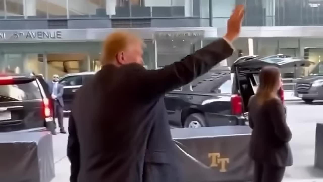 Trump integet