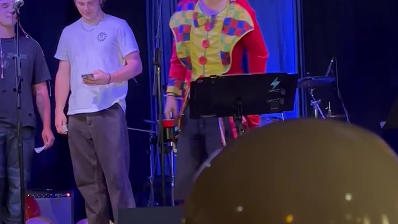 🤡 CHUCKLES KILLJOY calls for volunteers 🤡