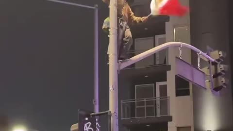 LA riots continue