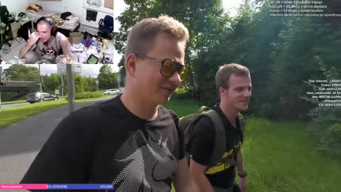 Řekni ahoj! Say hello! Sag hi!