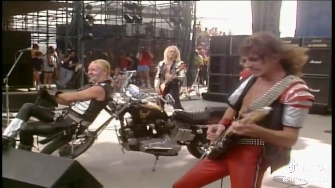 HELL BENT FOR LEATHER ~ JUDAS PRIEST ( LIVE )