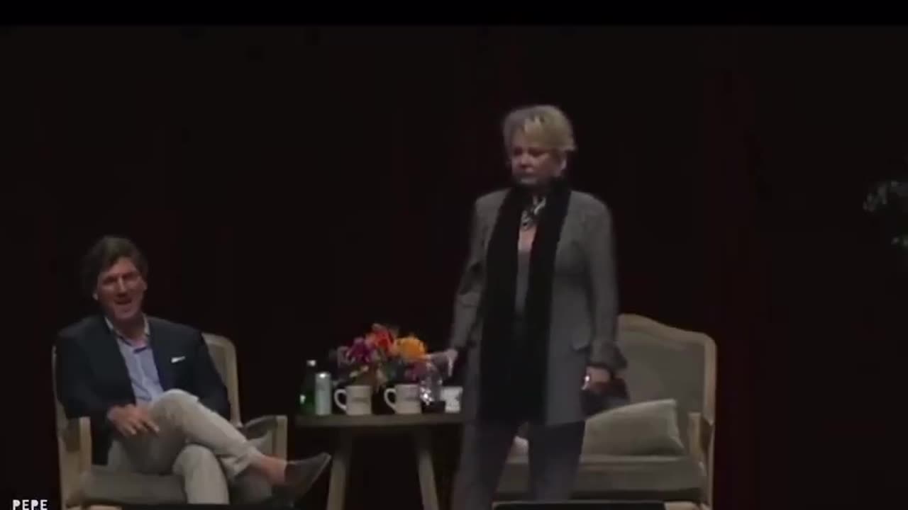 Roseanne's Explicit Truth Bombs Have Crowd Roaring, Tucker Rolling