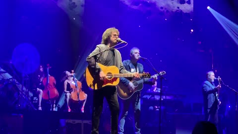 Jeff Lynne‘s Electric Light Orchestra Turn To Stone