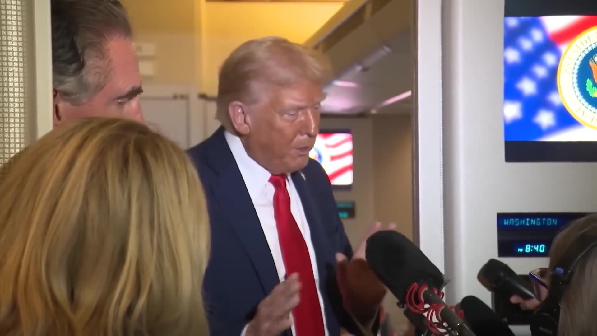 . @POTUS on @AGPamBondi : Shes doing a good job, but focus on everybody.