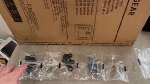 Overview Perlegear UL Listed Full Motion TV Wall Mount
