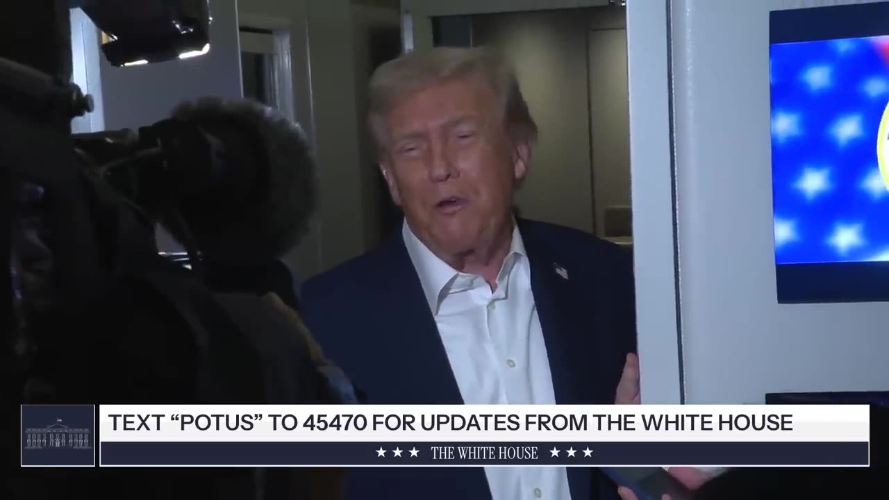 President Trump Gaggles with Press on Air Force One, Oct. 24, 2025