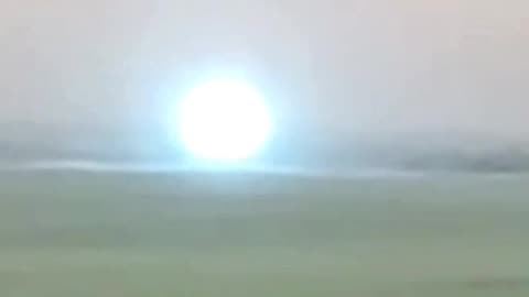 Orbs: The Most Convincing Evidence Yet? Orbe de Luz Real !!!