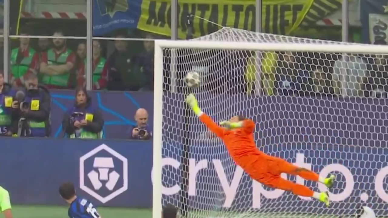All Yann Sommer saves against Barcelona. Insane saves man