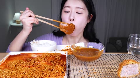 Roast Pork + Ramen = Perfect Match !!