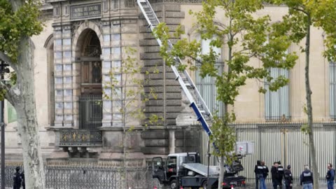 Police arrest Louvre heist suspects, Paris prosecutor says