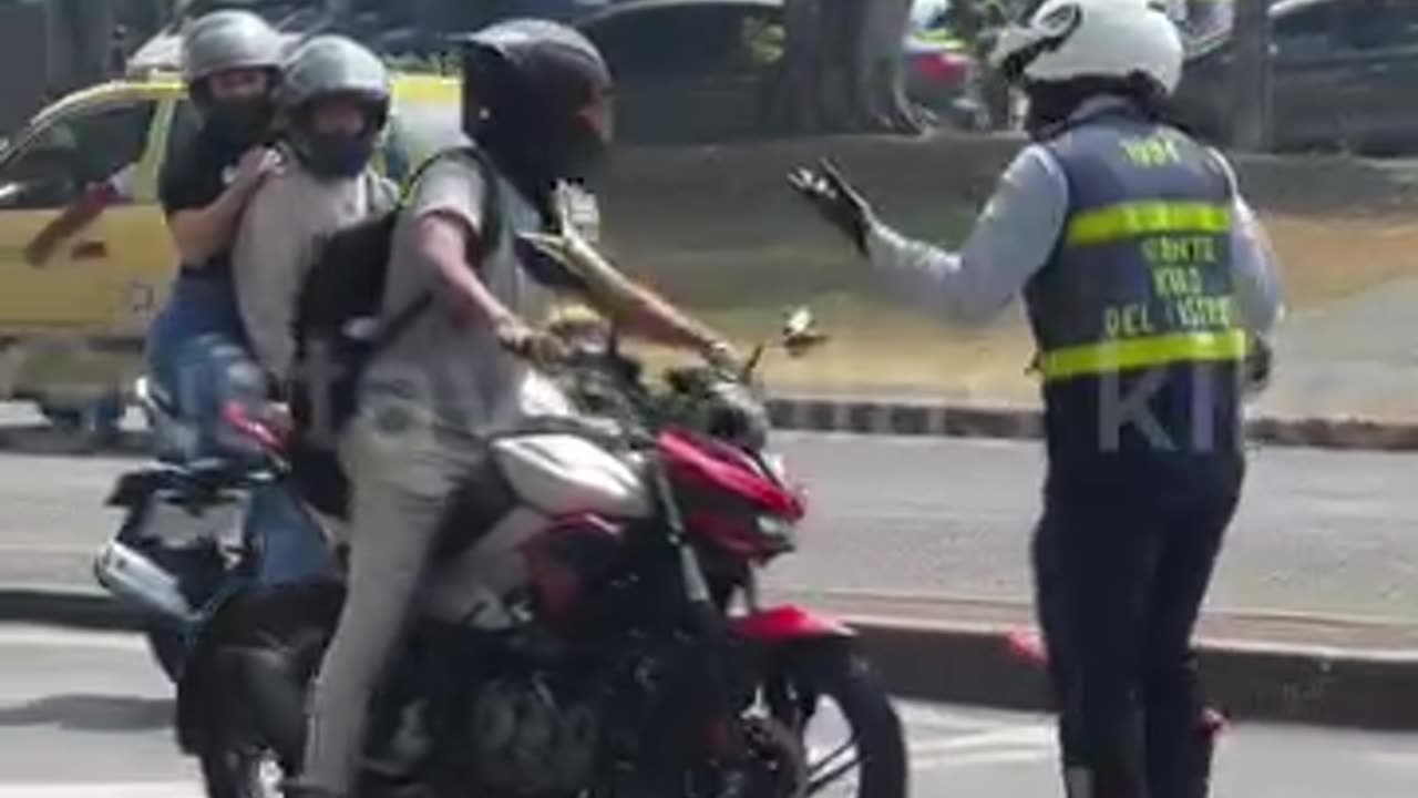 We don't rest on Sundays, behind the scenes 🤣🤣 🤣🤣