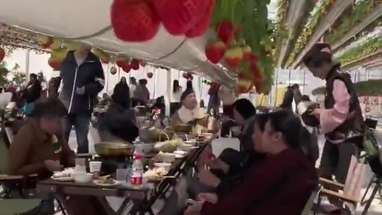 Strawberry Farm Cafe in China