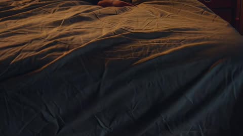 😨👻 Don't Look Under the Bed! #ScaryStories #Horror | TheHauntingHour