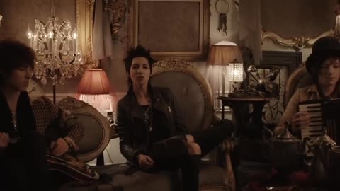 Palaye Royale get higher