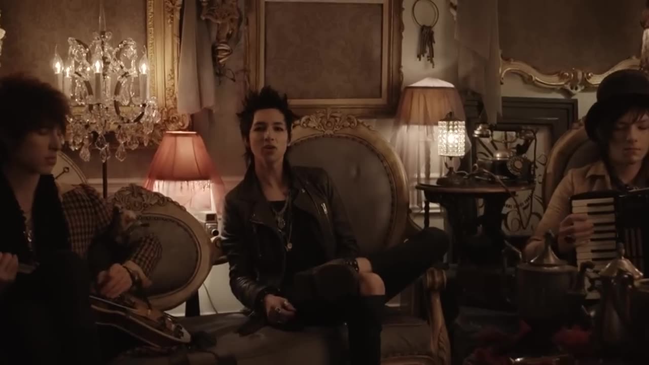 Palaye Royale get higher