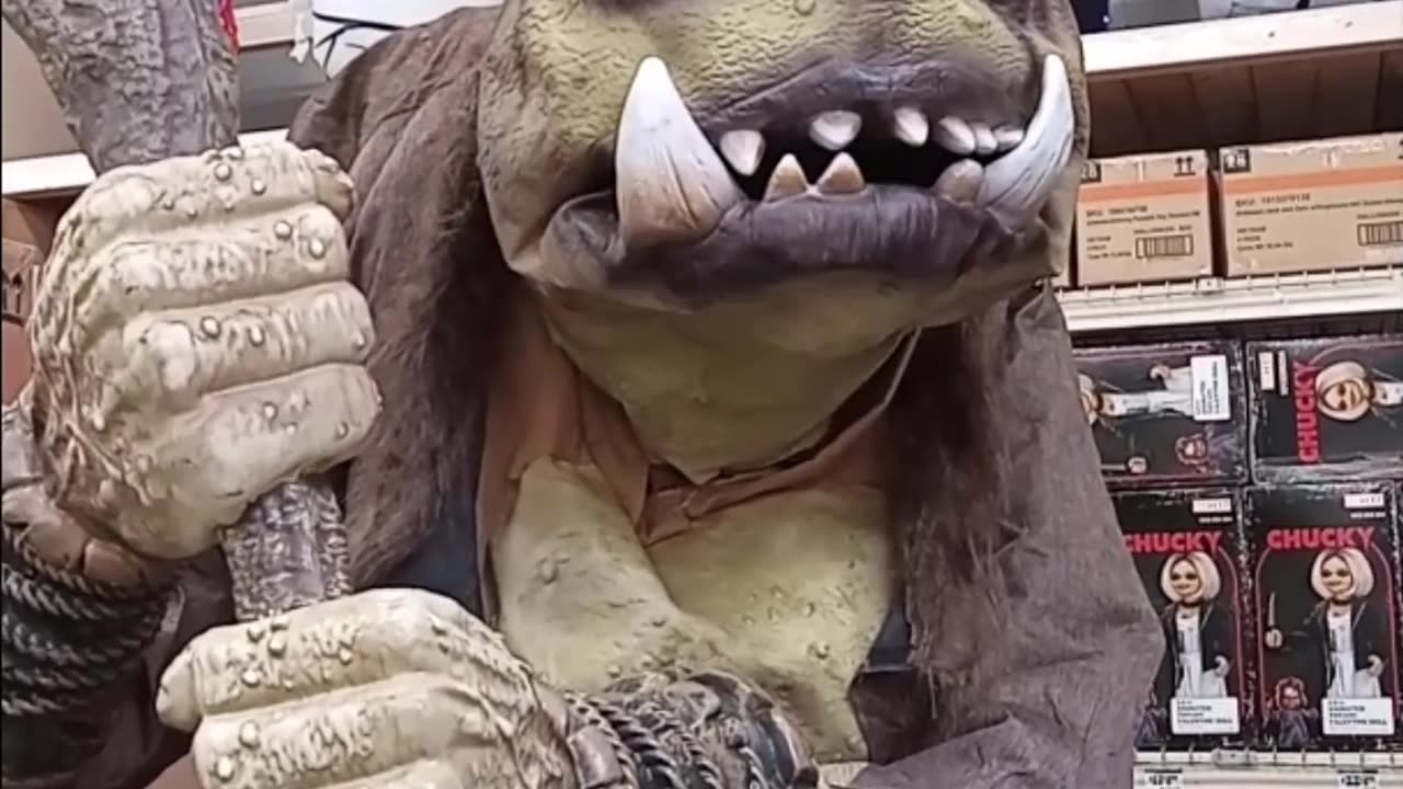 Creepy Ogre Statue Comes to Life!😱