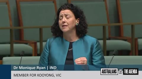 Leftist Teal MP Monique Ryan praises the Moderna mRNA factory in Australia