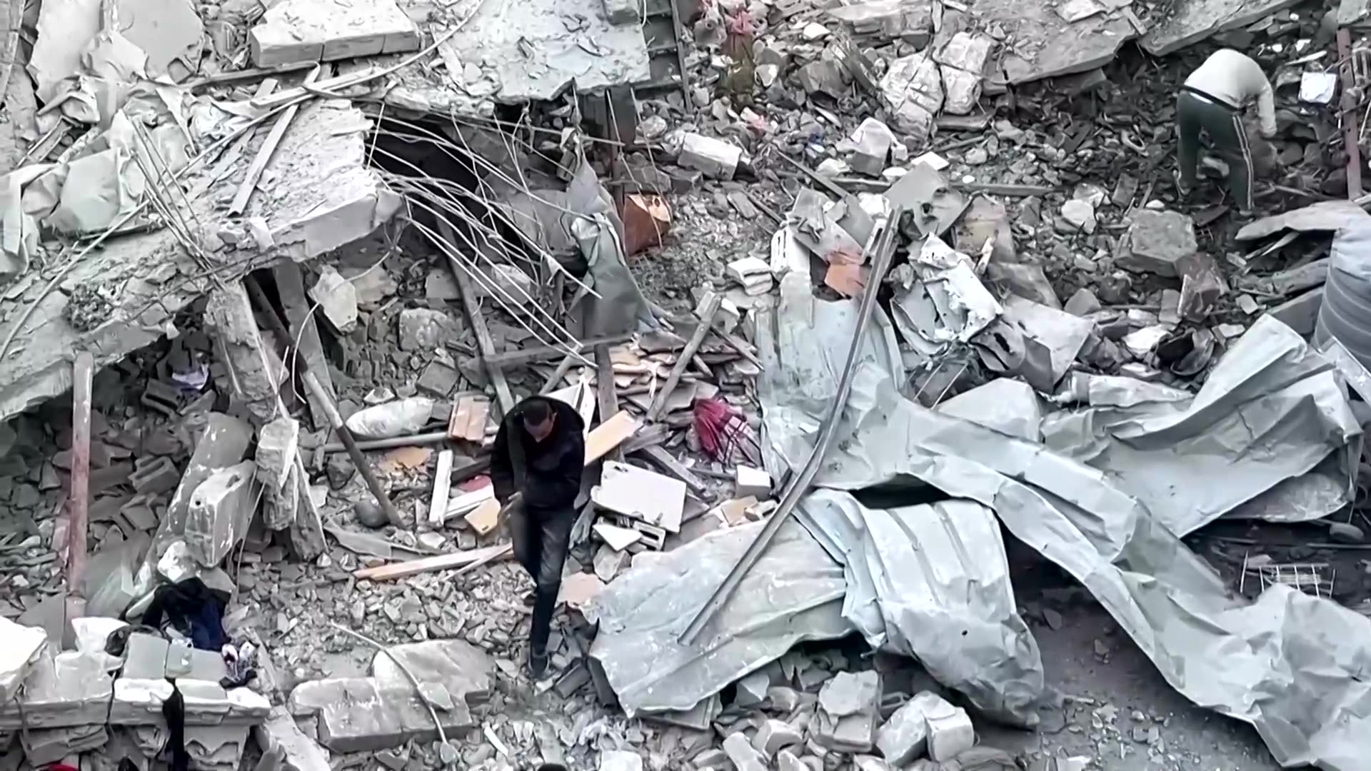 Palestinians mourn after deadly Israeli strikes across Gaza