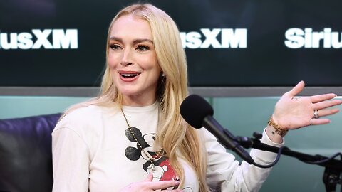Lindsay Lohan’s Son Thinks She’s Trapped Inside the TV — Adorable Toddler Moment Goes Viral!