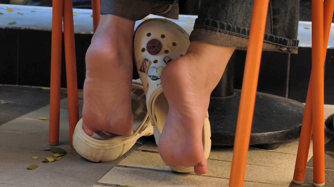 Crocs Teaser