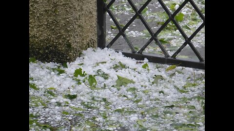 Violent Hailstorm Floods Paris Metro Stations | Flash Flood Chaos After Sudden Storm on May 3, 2025