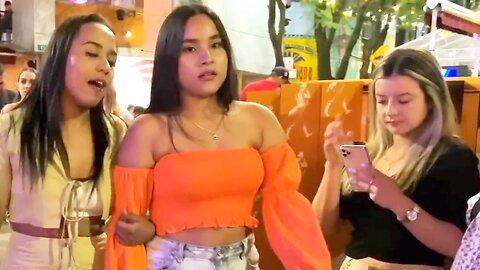 🇨🇴 Medellin Colombia weekend Nightlife Parque Lleras Provenza 🇨🇴