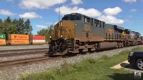 Berea's Epic Train Showdown: Norfolk Southern vs. CSX