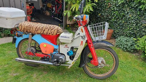 Honda Cub 90 Walk Around