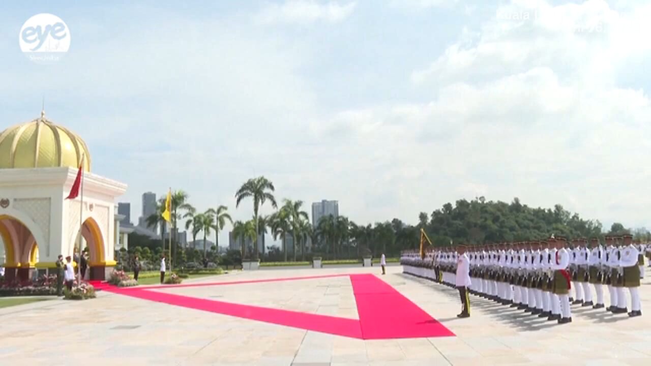 Xi attends welcome ceremony hosted by Malaysian King in Kuala Lumpur
