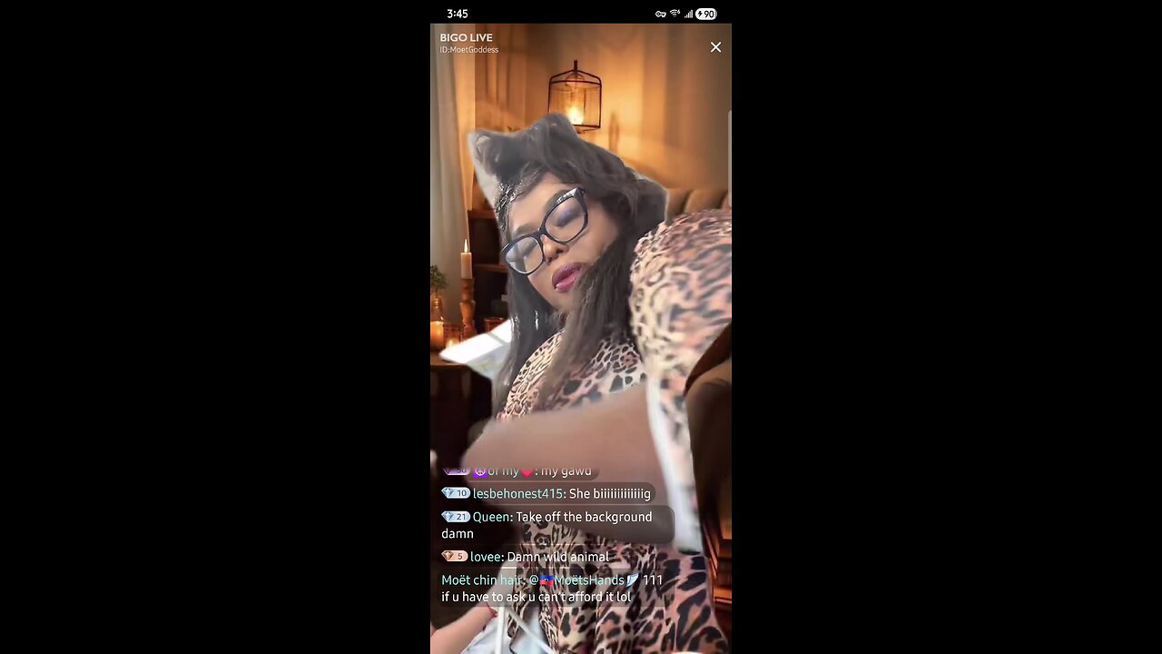 Chinese lady does king kong nails😆🤣🤣🤡