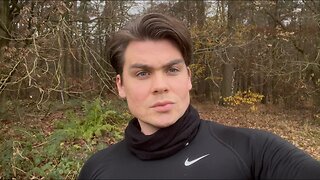 Why women don’t approach attractive men...