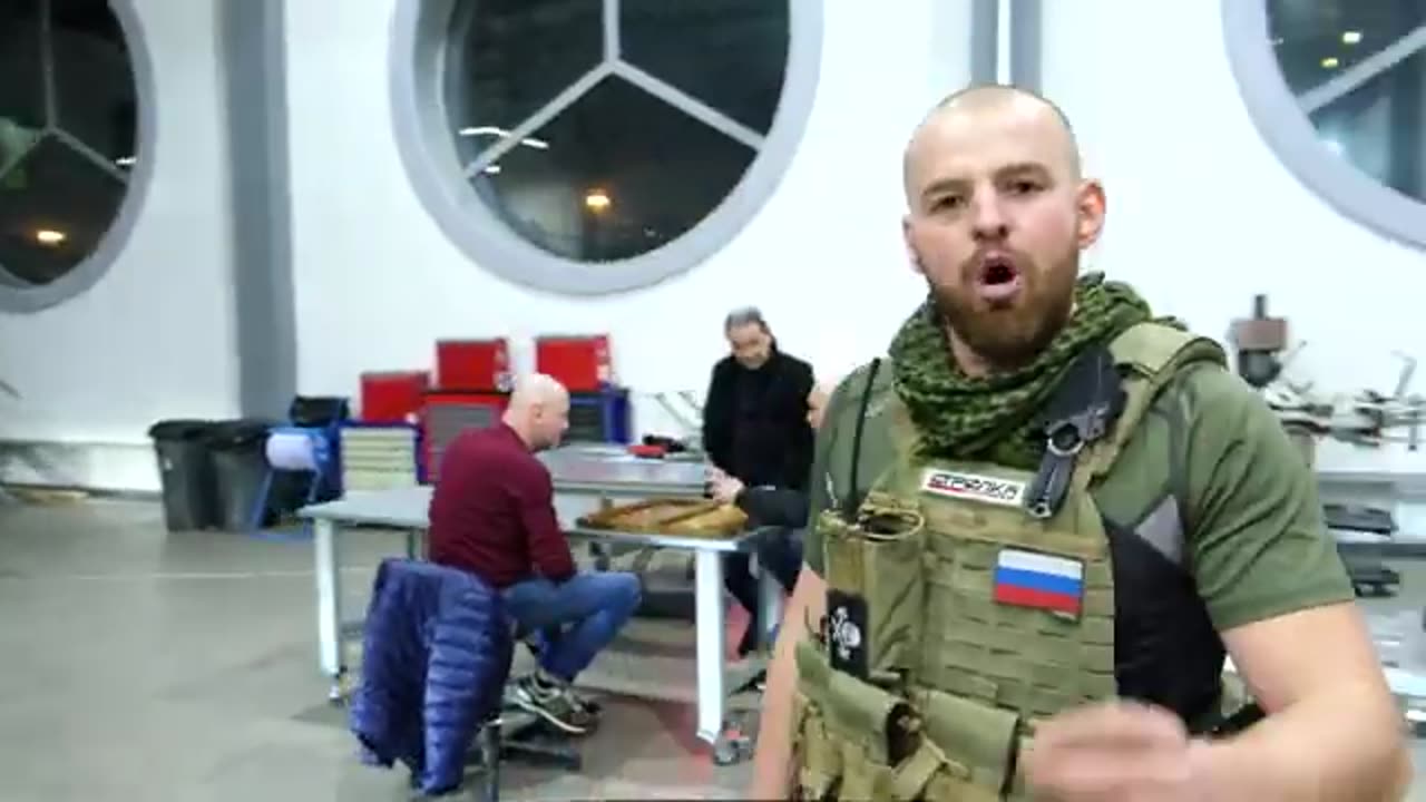 Russian Fighting Boss vs KSI and Logan Paul !!!