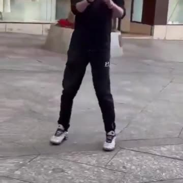 A Muslim threatens a Spanish woman in a Vox election briefing in Ceuta: