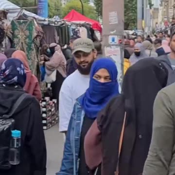 🚨🇬🇧 It's a miracle to find an Englishman on the streets of London. Can England be taken back?