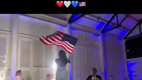 🇺🇸 Best way to end a wedding. 🇺🇸