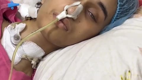 Batoul Ahmed Al-Mashharawi, a 17-year-old girl, was injured by a shr-ap-nel in her brain