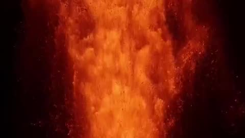 Ishujt Hawaii/ Vullkani Kilauea lëshoi lavën me lartësi deri në 300 m