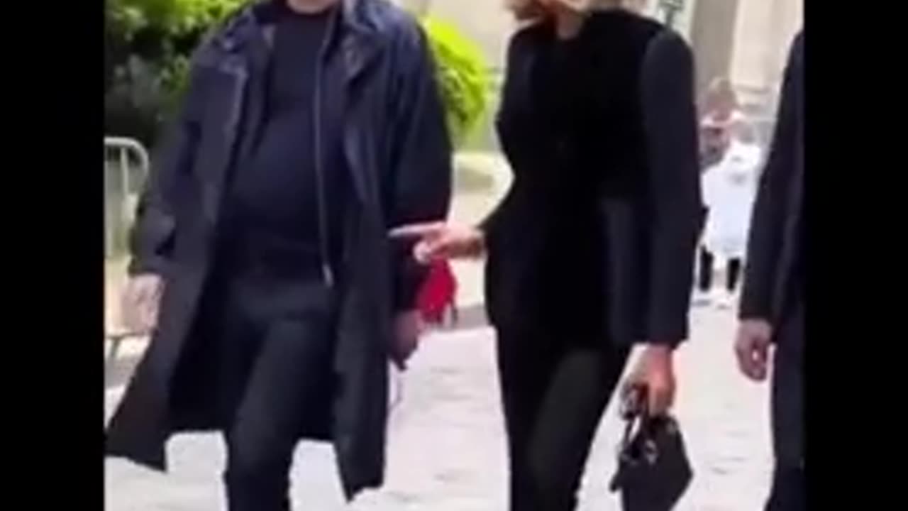 Mr⧸Mrs Macron