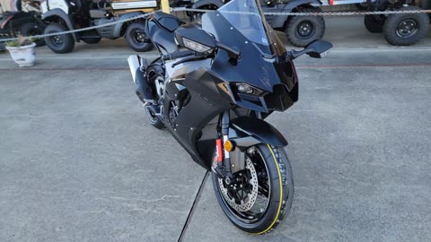 2024 KAWASAKI NINJA ZX-10R in BLACK WALK-AROUND