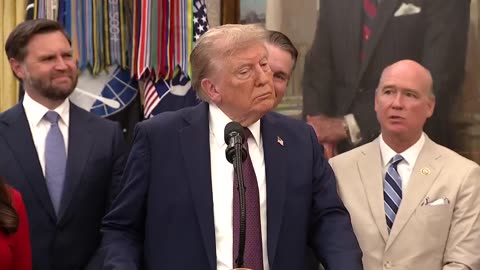 MIC DROP: Trump responds to viral liberal hoax that he might be "dead"
