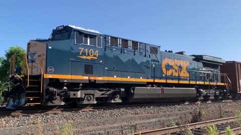 CSX Train 7104 in a new coat of paint