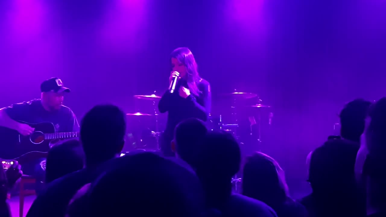 Lacey Sturm-End The Wars (live in Phoenix, Arizona)