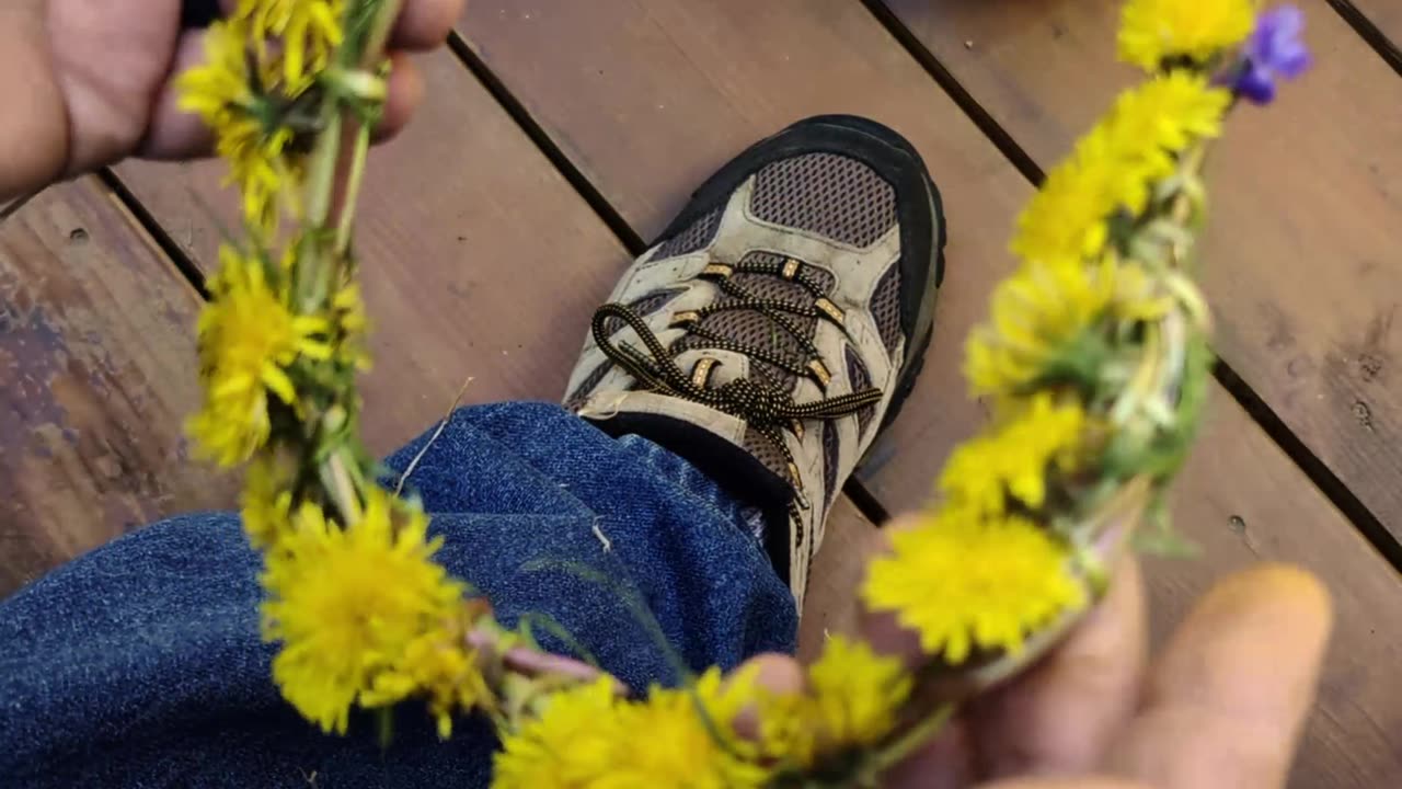 Turn Your Dandelions Into Crowns