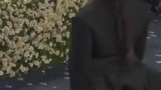 Rihanna Shocks Met Gala – Baby #3 on the Way!