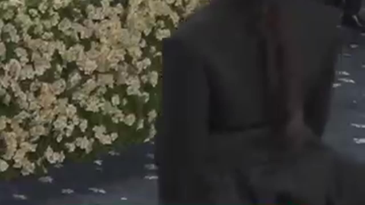 Rihanna Shocks Met Gala – Baby #3 on the Way!