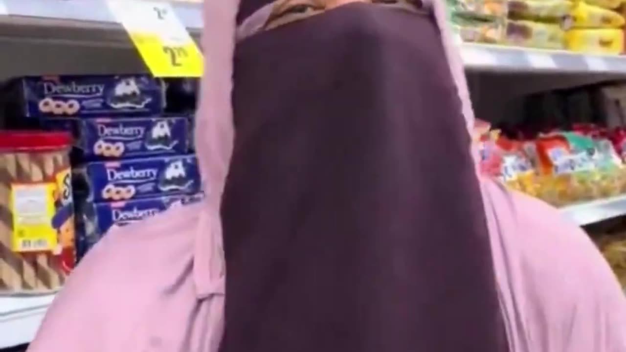 Muslims complain that there is not enough halal food in supermarkets in the West